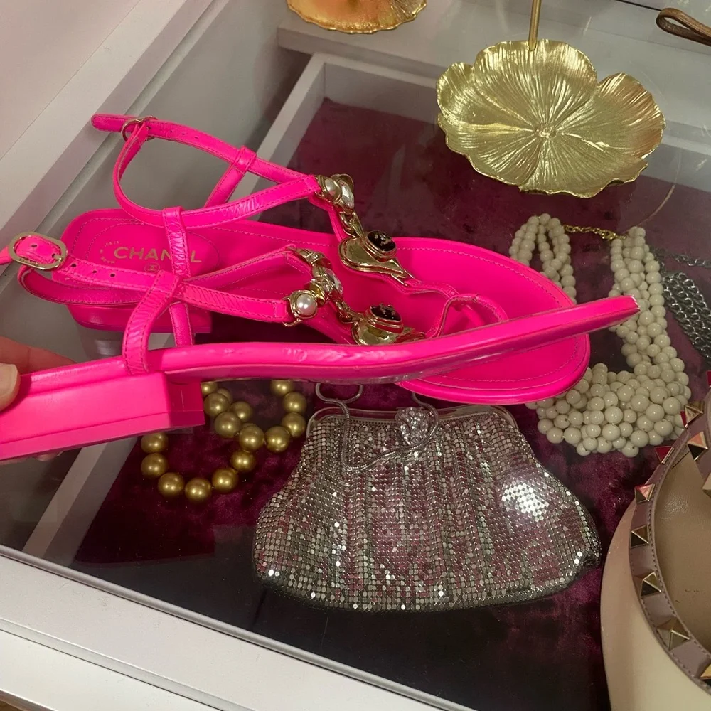 CHANEL Hot Pink Heart Charm T-Strap Sandals - Picture 6 of 6